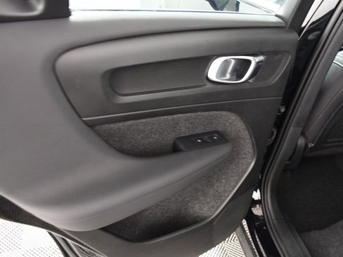 Used 2025 Volvo XC40 B5 Core AWD/4WD image 25