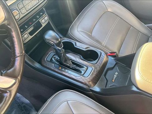 Used 2022 GMC Canyon Denali image 13