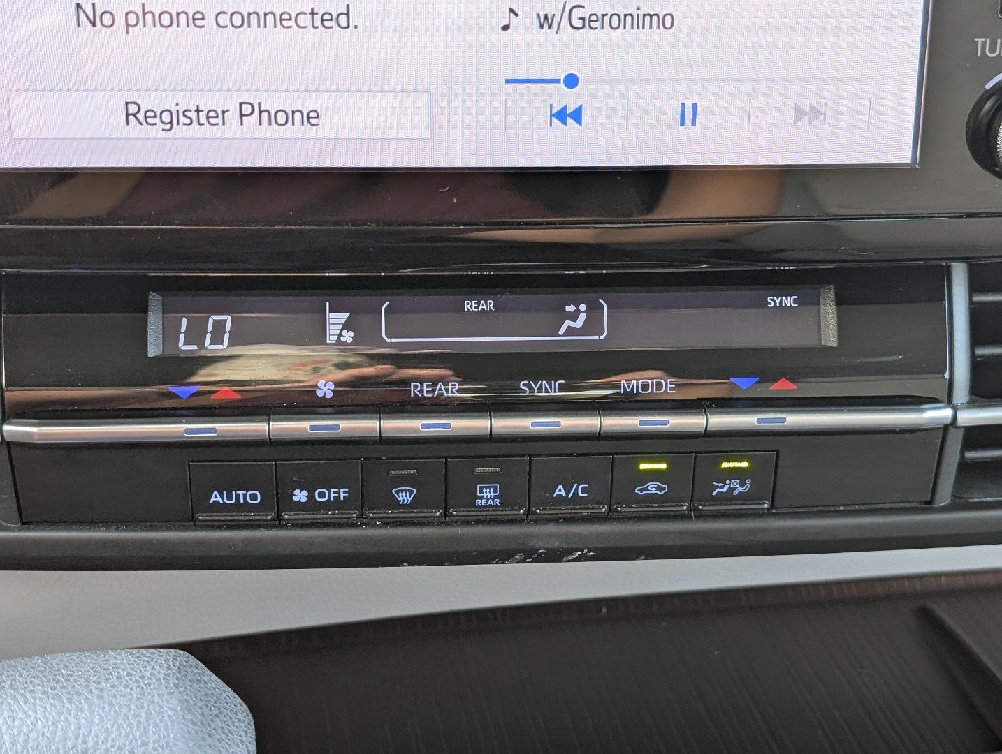 Used 2022 Toyota Sienna LE FWD image 16