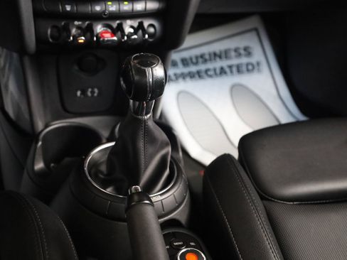 Used 2015 MINI Cooper 4-Door Hardtop FWD image 40