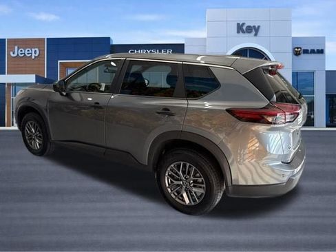 Used 2024 Nissan Rogue S AWD/4WD image 4
