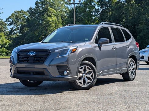 Used 2023 Subaru Forester Premium AWD/4WD image 4