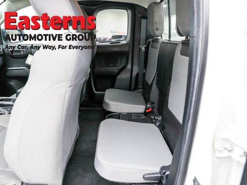 Used 2022 Toyota Tacoma SR image 21