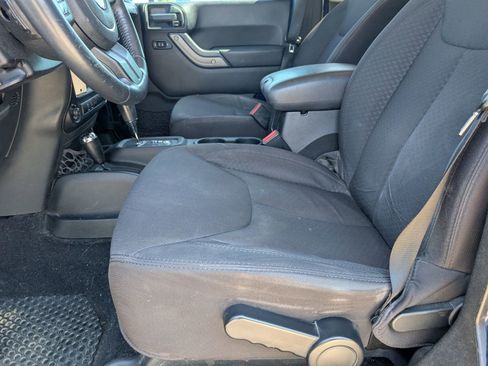 Used 2013 Jeep Wrangler Unlimited Sport AWD/4WD image 7