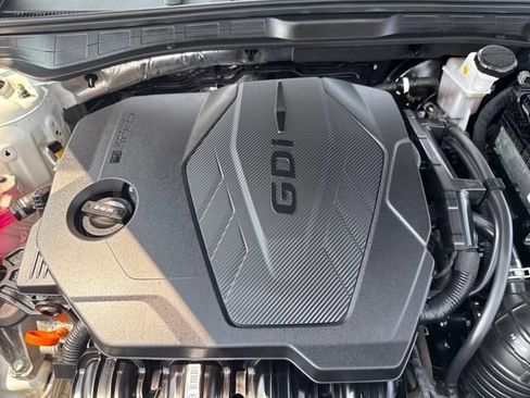 Used 2023 Hyundai Sonata SE w/ Preferred Accessory Package image 28