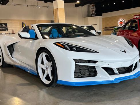 Used 2024 Chevrolet Corvette E-Ray AWD/4WD image 2