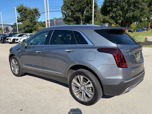 Used 2020 Cadillac XT5 Premium Luxury AWD/4WD image 2