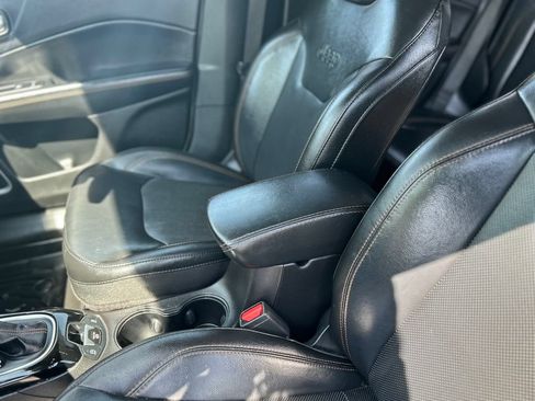 Used 2019 Jeep Compass Limited AWD/4WD image 11
