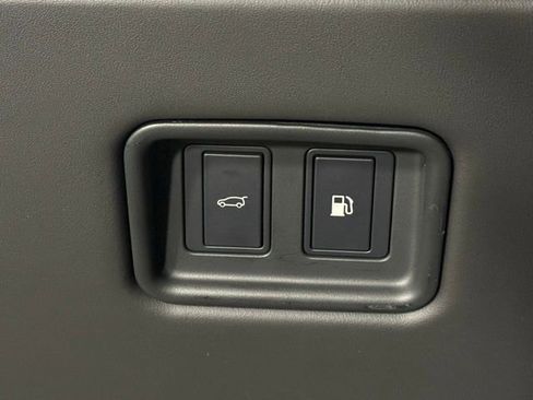 Certified 2025 Land Rover Range Rover Autobiography image 34