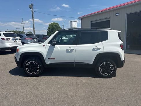 Used 2015 Jeep Renegade Trailhawk AWD/4WD image 6