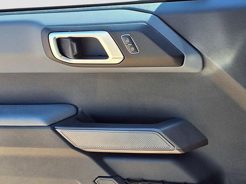 Used 2022 Ford Bronco Black Diamond image 17