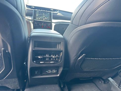 Certified 2025 Jeep Grand Cherokee Altitude image 15