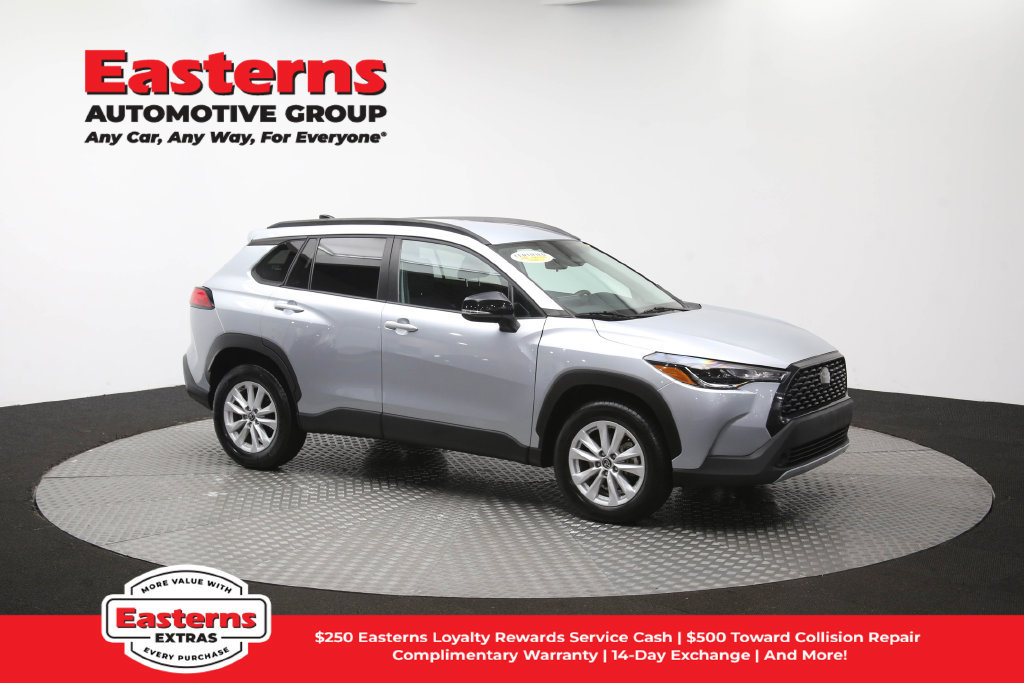Used 2025 Toyota Corolla Cross LE FWD image 47