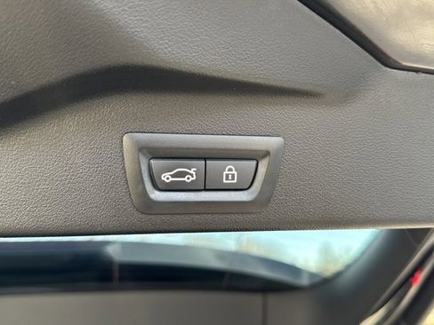 Used 2019 BMW X5 xDrive40i w/ Executive Package image 24