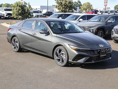New 2026 Hyundai Elantra Limited FWD image 6