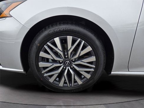 Used 2023 Nissan Altima 2.5 SV FWD image 35