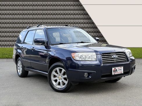 Used 2006 Subaru Forester 2.5X w/ Popular Equipment Group 5A image 2