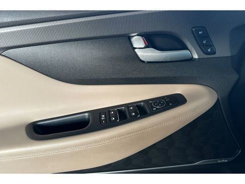 Used 2019 Hyundai Santa Fe image 11