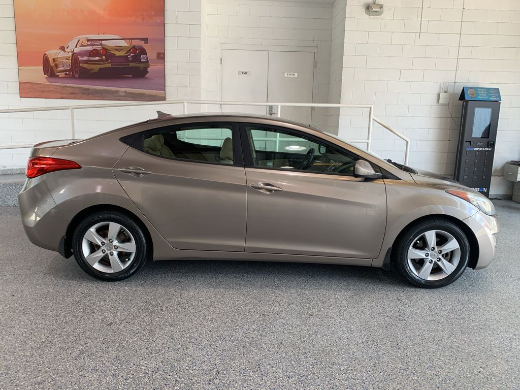 Used 2013 Hyundai Elantra GLS w/ Preferred Pkg FWD image 10