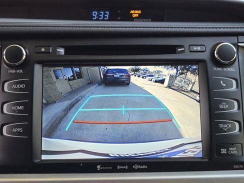 Used 2018 Toyota Highlander XLE image 17