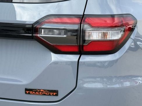 Used 2025 Honda Pilot TrailSport image 7