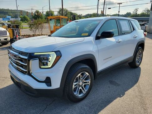 Used 2025 GMC Terrain Elevation AWD/4WD image 3