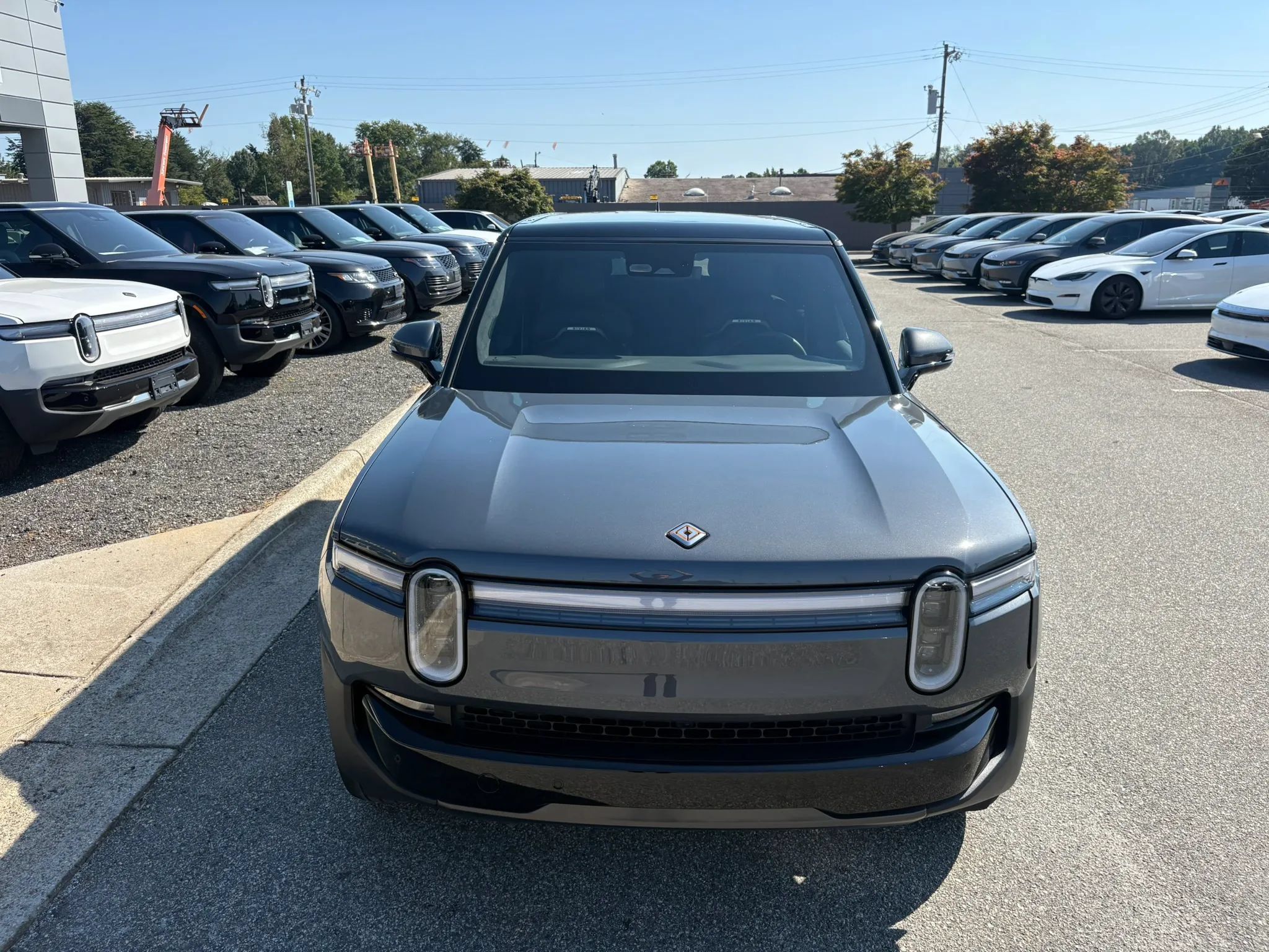 Used 2025 Rivian R1S Adventure Dual AWD/4WD image 23