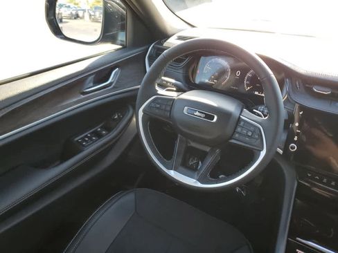 New 2026 Jeep Grand Cherokee Altitude image 19