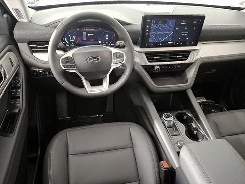 Used 2026 Ford Explorer Active w/ Active Comfort Package RWD image 13