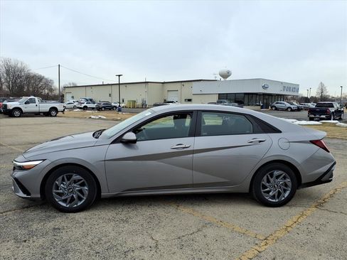 Used 2024 Hyundai Elantra SEL image 6