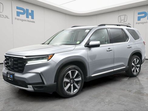Certified 2024 Honda Pilot Touring image 1