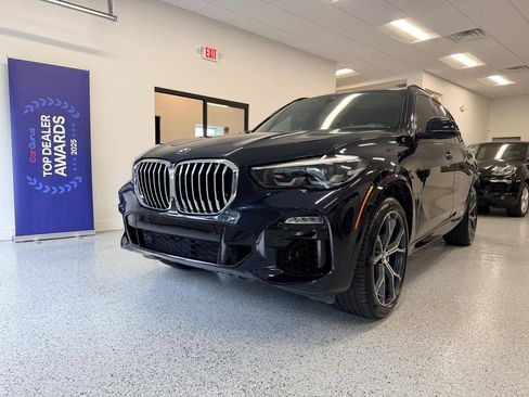 Used 2019 BMW X5 xDrive40i w/ M Sport Package AWD/4WD image 3