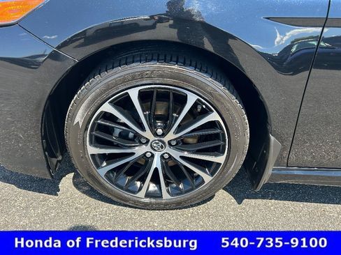 Used 2019 Toyota Camry SE FWD image 32
