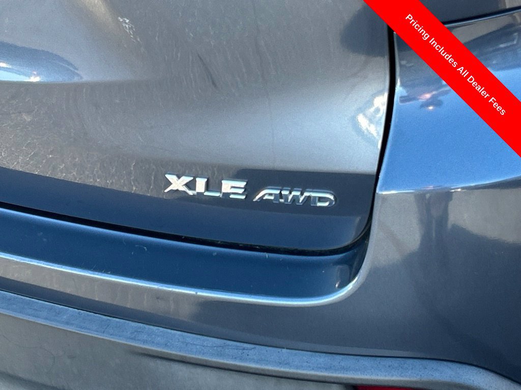 Used 2018 Toyota Highlander XLE AWD/4WD image 22
