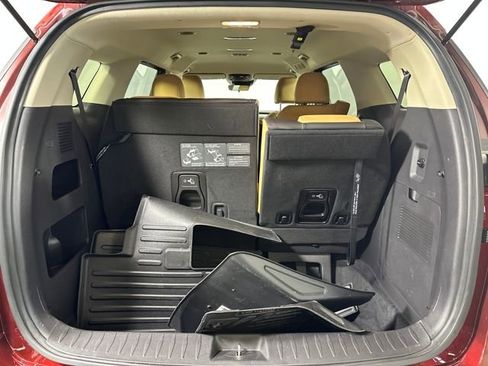 Used 2023 Kia Carnival LX image 26