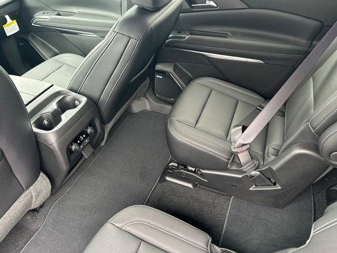 New 2025 Chevrolet Traverse LT w/ Enhanced Driving Package image 13