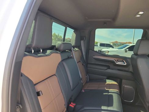 Used 2023 Chevrolet Silverado 1500 High Country w/ Technology Package AWD/4WD image 17