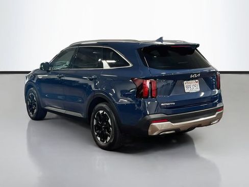 Certified 2024 Kia Sorento S w/ Panoramic Sunroof Package FWD image 5
