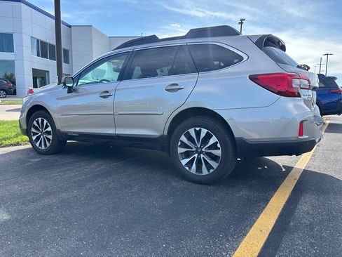 Used 2017 Subaru Outback 2.5i Limited AWD/4WD image 5
