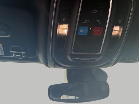 Used 2024 Jeep Grand Cherokee Limited AWD/4WD image 16