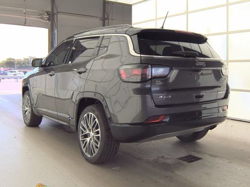 Used 2022 Jeep Compass Limited w/ Elite Group AWD/4WD image 4