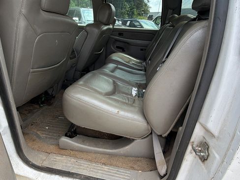 Used 2005 GMC Sierra 2500 SLT w/ Heavy-Duty Power Package AWD/4WD image 17