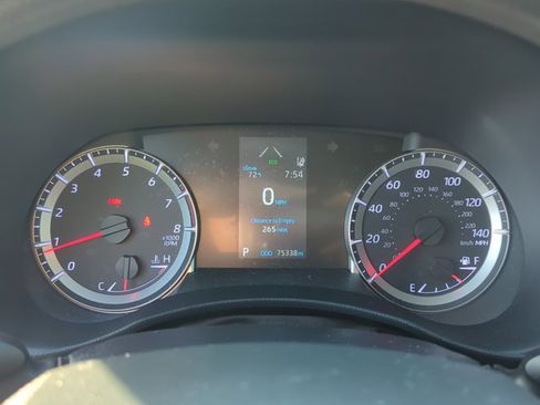 Used 2022 Toyota Highlander L FWD image 15