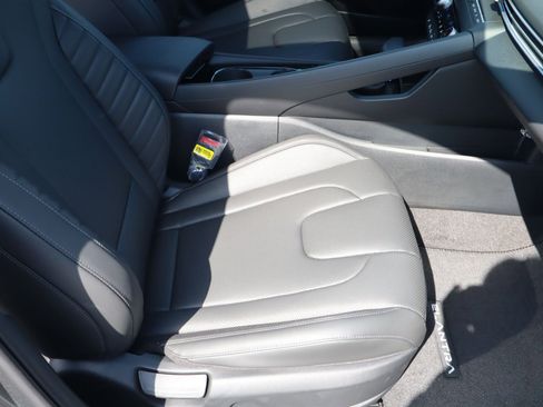 New 2025 Hyundai Elantra Limited image 19