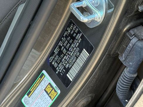 Used 2025 Hyundai Elantra SEL image 31