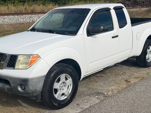 Used 2006 Nissan Frontier XE w/ (G01) XE Preferred Pkg image 3