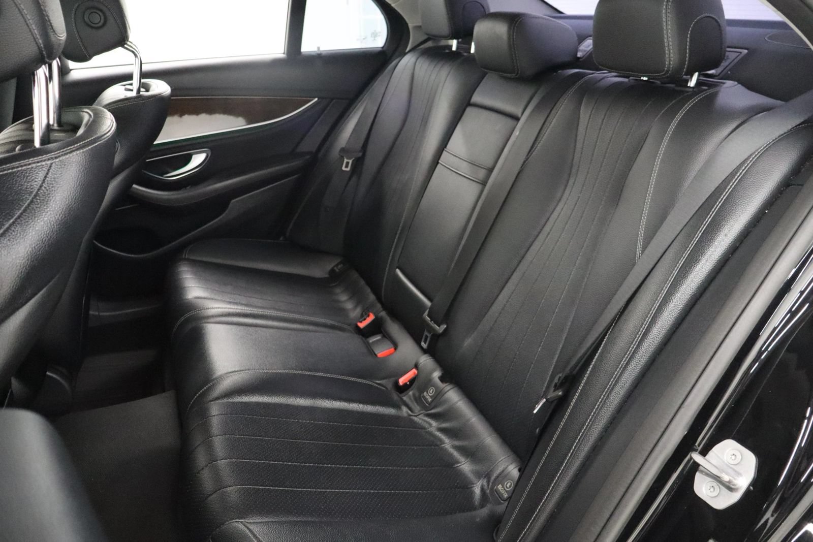 Used 2017 Mercedes-Benz E 300 4MATIC image 29
