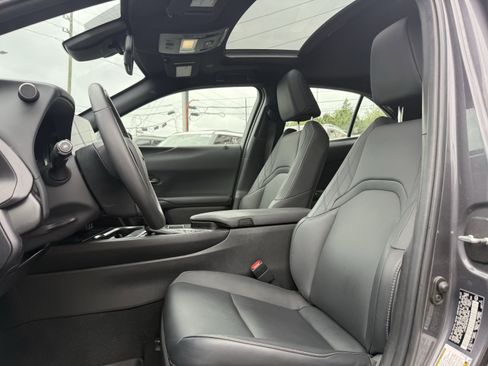 Used 2024 Lexus UX 250h FWD image 13