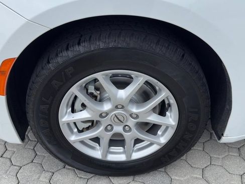 Used 2022 Chrysler Voyager LX FWD image 18