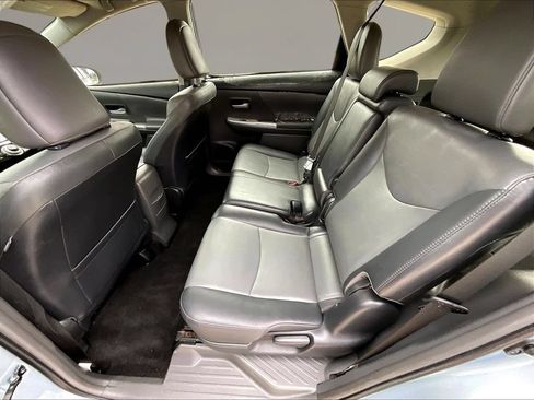 Used 2014 Toyota Prius V Five FWD image 22